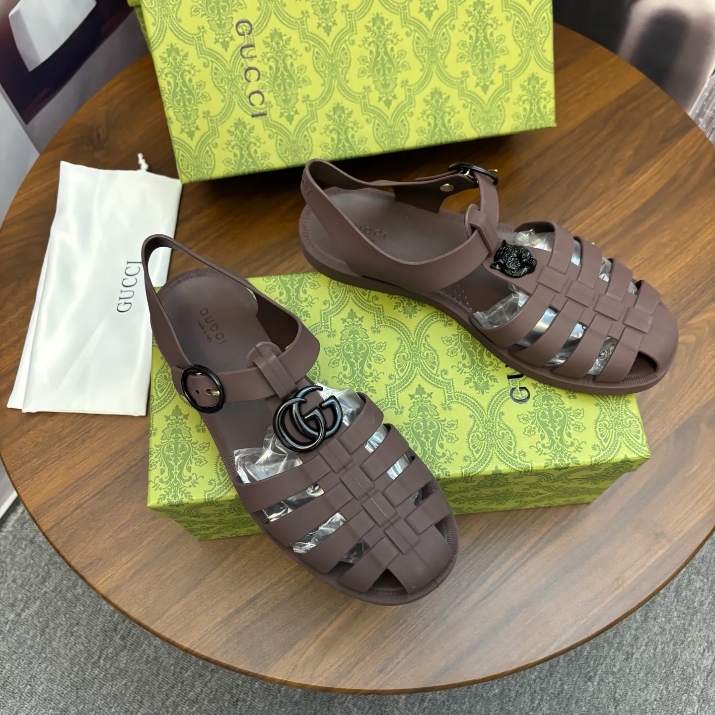 Men's shoes 260💰 [Gucci] Counter quality, top-quality original goods, real photos! Original TPU material, fine workmanship, comfortable; genuine 1:1 replica Size: 36 ~ 46